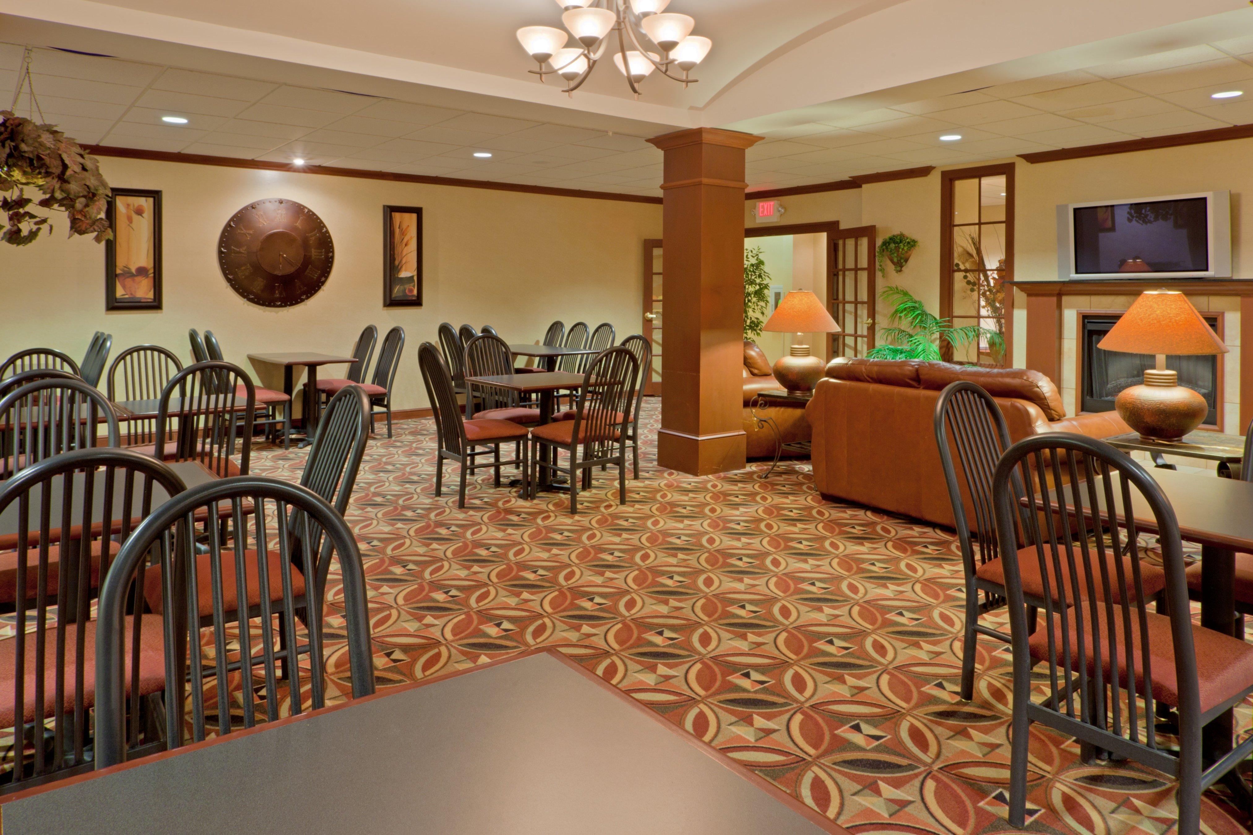Holiday Inn Express Hotel & Suites Kent State University Экстерьер фото